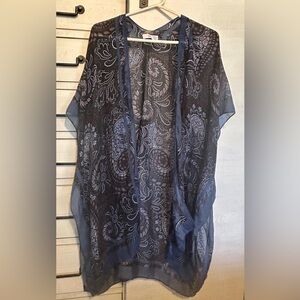 TALULAH Navy and Black Paisley Kimono